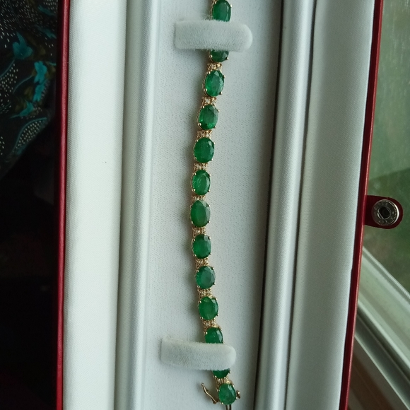 14KT Y/G 29CT Fabulous Emerald Diamond Bracelet - Picture 3 of 17